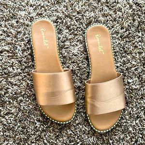 Women sandals